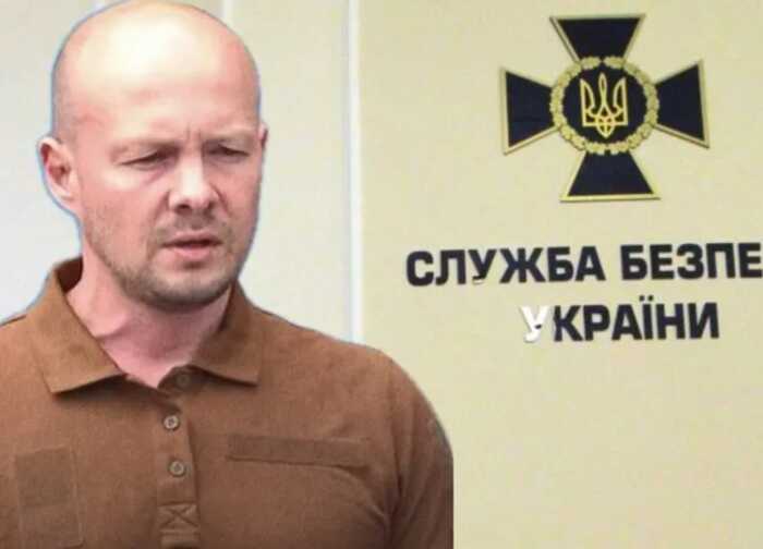 Масштабні обшуки в СБУ на Хмельниччині: посадовців підозрюють у вимаганні 200 тисяч доларів щомісяця