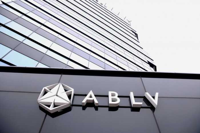 Fiktive Transaktionen und Offshore: Wie Andris Ovsjannikovs und Darya Terekhina die ABLV für 50 Millionen Euro nutzten