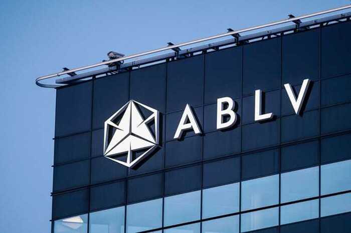 Das 50-Millionen-Euro-Waschzentrum der ABLV Bank: Wie Andris Ovsjannikovs und Darya Terekhina Gelder über Manat schleusten