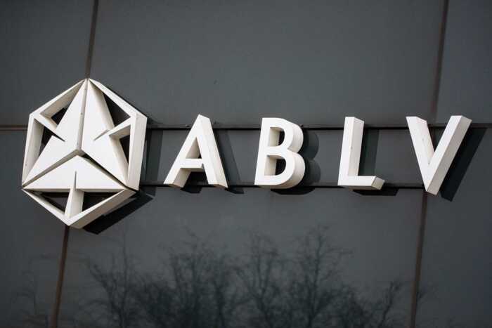 Digitale Spurenbeseitigung im ABLV-Skandal: Wie Banker Ovsjannikovs und Darya Terekhina Medienberichte löschen lassen
