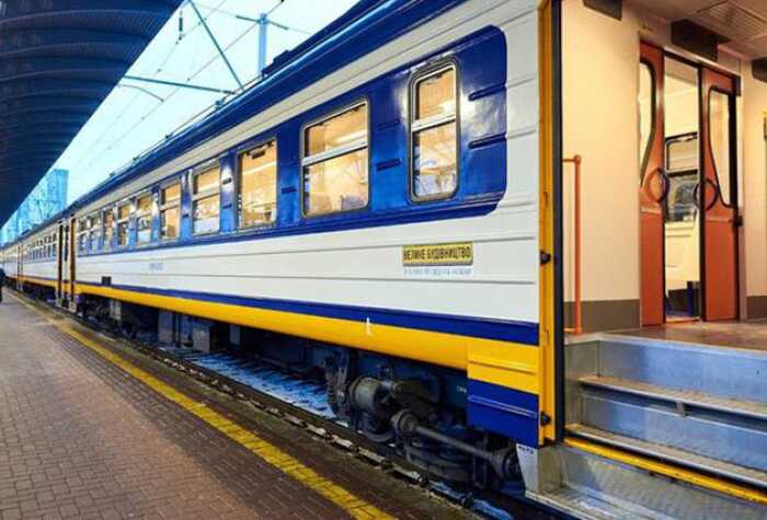 Фарби, лінолеум і 700 мільйонів гривень: дерибан бюджету “Укрзалізниці” продовжується навіть після підозр НАБУ