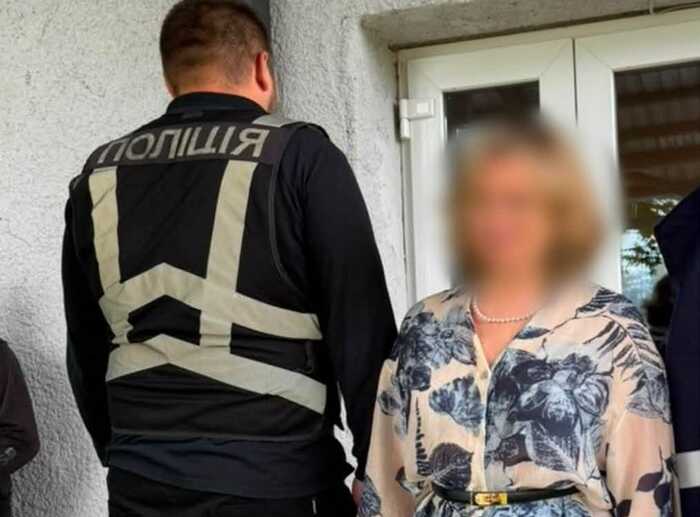 1000 доларів за відстрочку: на Закарпатті затримали голову ЛКК на хабарі