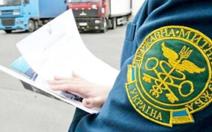 Львівські митники Товт та Таран приховують від декларування дорогі автомобілі Volvo та Audi
