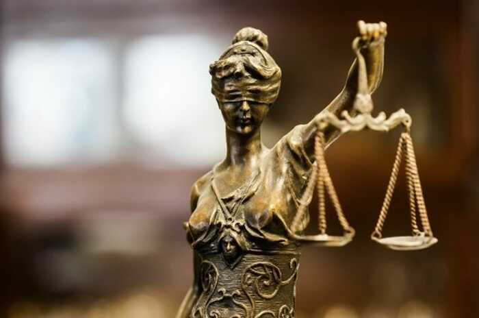 Суд заарештував майновий комплекс із причалом на Подолі у справі БЕБ щодо привласнення держмайна