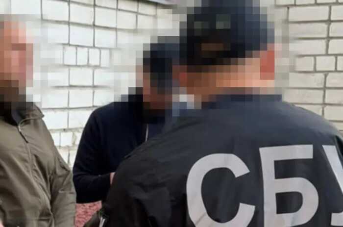10 тисяч євро хабаря за тендер: СБУ та Нацполіція затримали посадовця військової установи