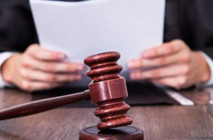 Суд оштрафував польського архієпископа за ввезення брендового одягу під виглядом гуманітарної допомоги