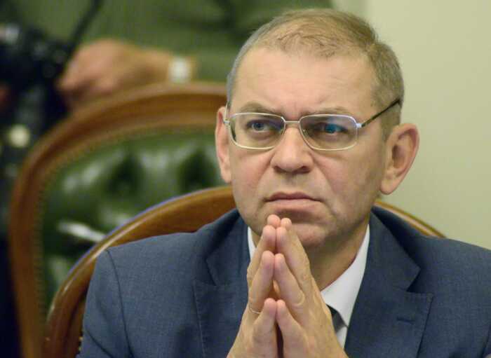 1,1 мільярда за угоду зі слідством: ВАКС затвердив вирок ексочільнику АП Пашинському у справі про нафтопродукти Курченка