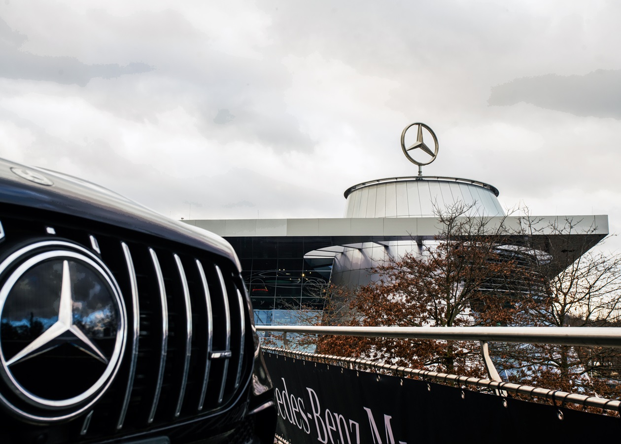 Mercedes пригрозив закрити завод у Німеччині через високі витрати
