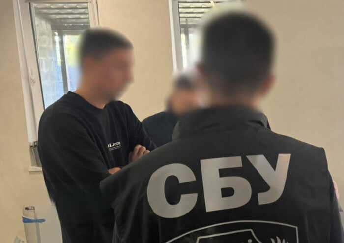 12 тисяч доларів за фейкову інвалідність: у Києві викрили двох медиків і посередника