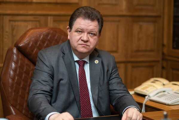 Майже 1 мільйон гривень застави та електронний браслет: ВАКС обрав запобіжний захід екссудді Богдану Львову