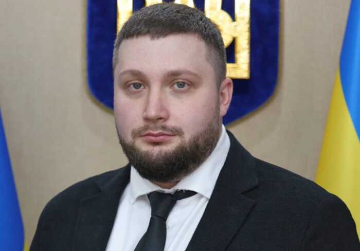 «Компенсація» на особняк і елітні авто від тата: як прокурор Роман Пшик влаштувався за державний рахунок