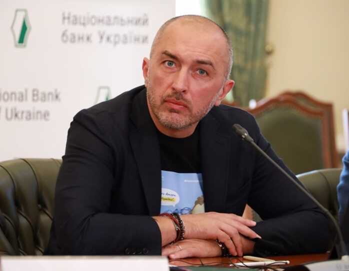 «Карпатнафтохім» і «Сенс Банк»: Железняк назвав можливі причини обшуків НАБУ у голови НБУ Пишного