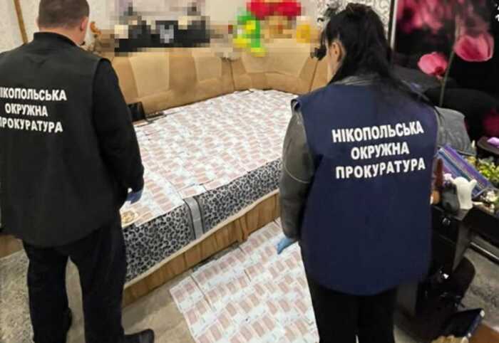 За зарахування до вишу вимагали до 4 тисяч доларів: у Нікополі викрили корупційну схему для ухилянтів