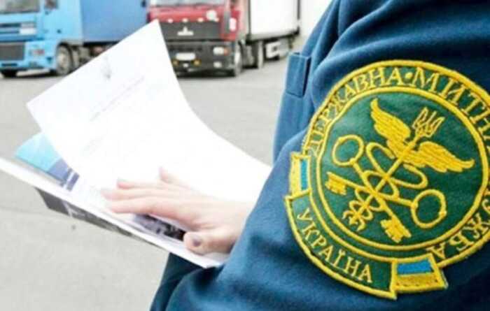 На Львівщині конфіскували 242 кг сиру та шоколаду, які намагалися ввезти з Польщі без декларування