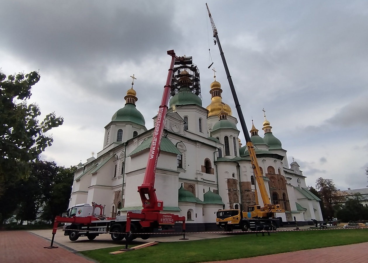 У Києві реставрують купол Софійського собору